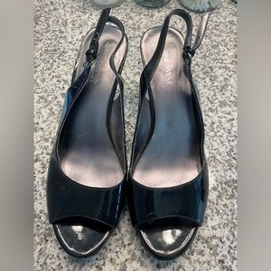Women’s size 7 1/2 black Nine West heels